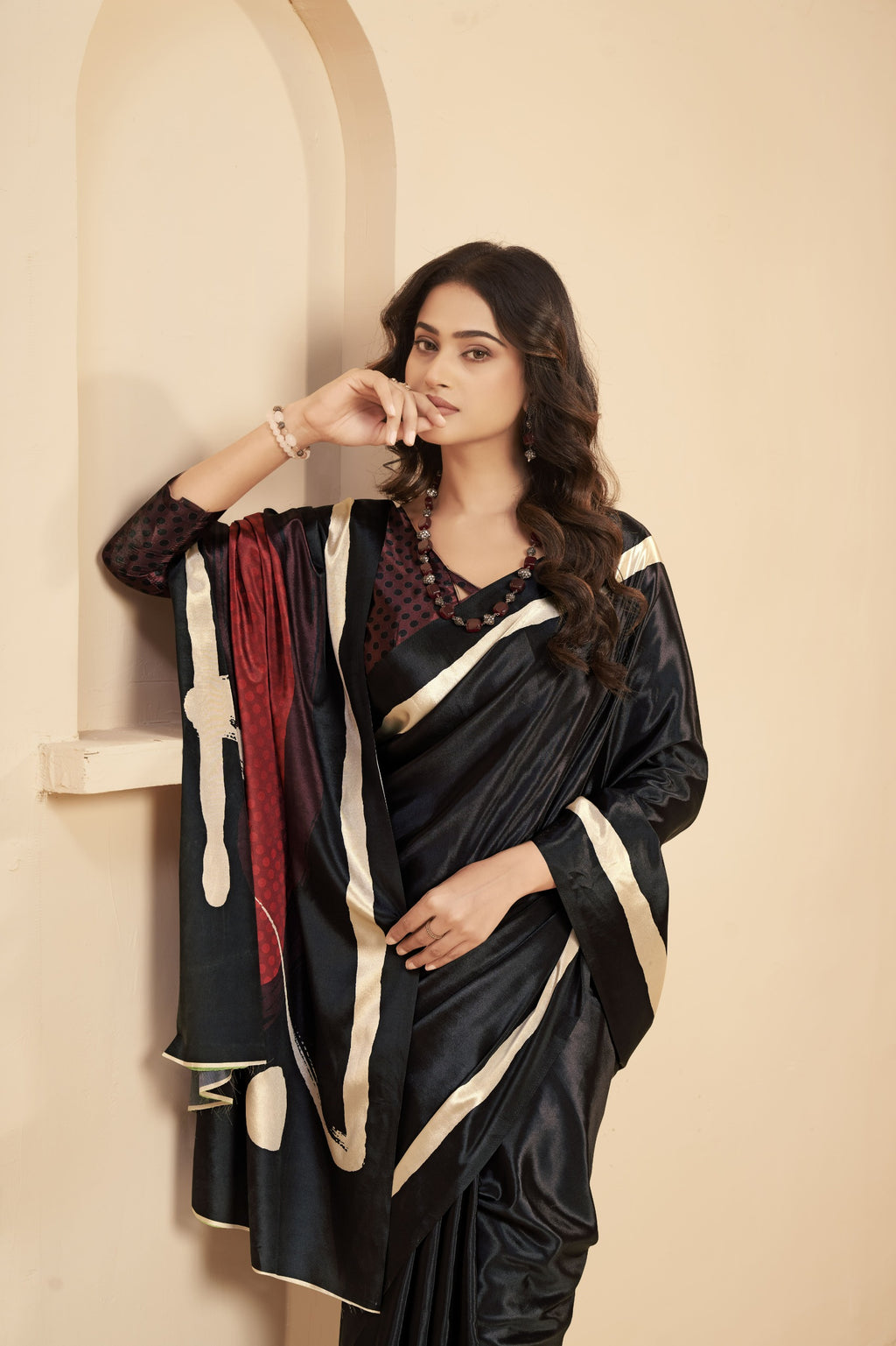 Black Designer Saree with Red Printed Pallu – Party Wear & Festive Saree