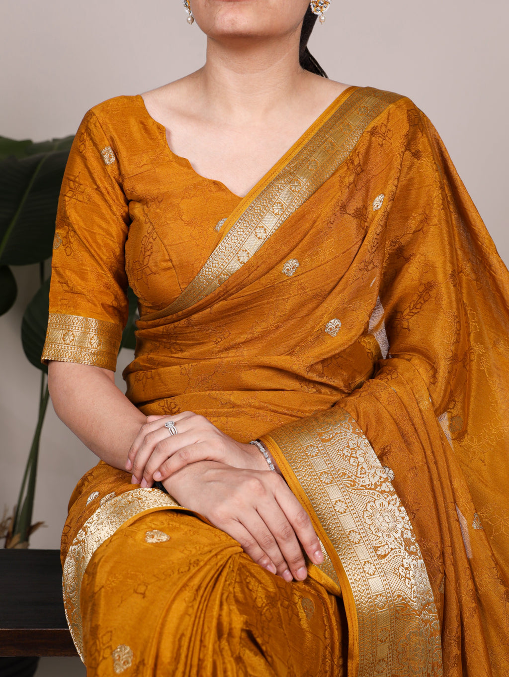 Chinon Self Print Saree with Zari Weaving Work