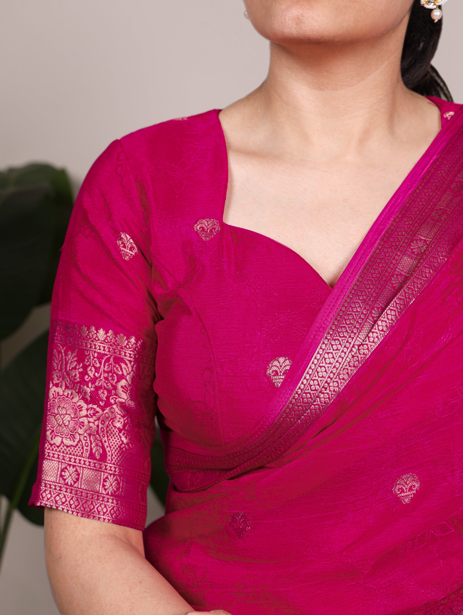 Chinon Self Print Saree with Zari Weaving Work