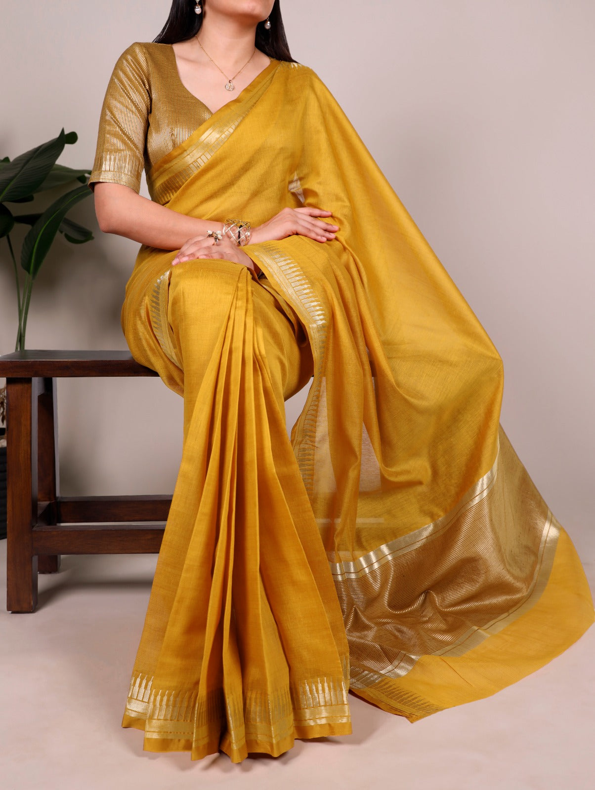 Soft cotton silk texture with delicate zari weaving—perfect for effortless everyday elegance 🪞